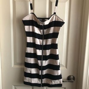 Front zipper dress